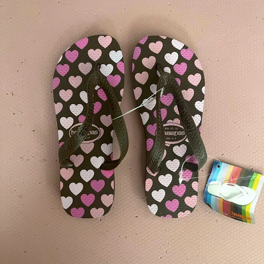 Havaianas Brown Heart Print Flip Flops Size 4/5 US6-6.5